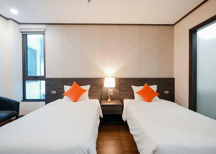 Hotel Halong Plus 3*