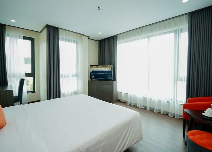 Halong Plus 3* Ha Long